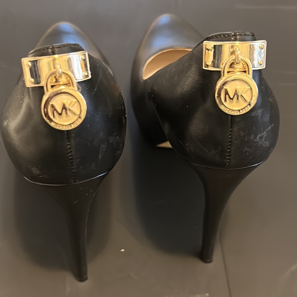 MICHAEL KORS PUMP SHOE SIZE 8 1/2 - Picture 2 of 12